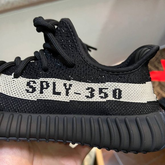 Adidas yeezy 350 core black white BY1604 main image 4